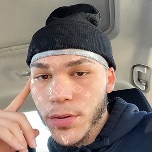 Meet your Posher, Carlos